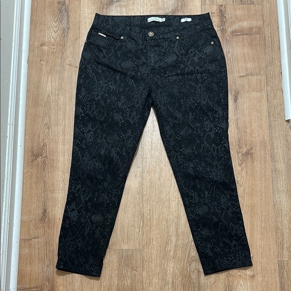 BEIJA FLOR | Black Reptile Snakeskin Audrey Ankle Jeans - Picture 1 of 4